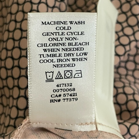 🌸9. Ann Taylor blouse - Picture 7 of 7